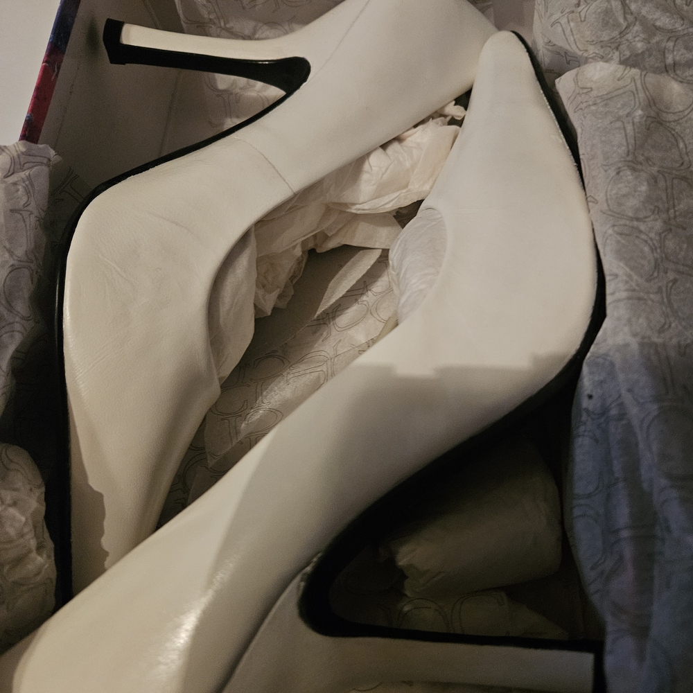 Chinese Laundry Elegant White Heels.UNUSED